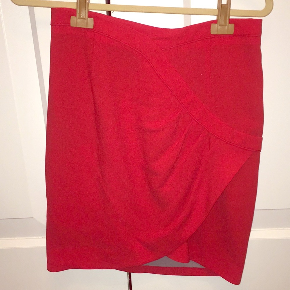 Leifsdottir red skirt